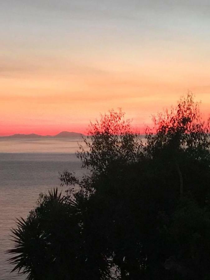 La Terrazza Sul Mare Lägenhet Palmi Exteriör bild