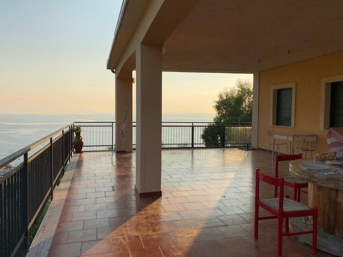 La Terrazza Sul Mare Lägenhet Palmi Exteriör bild