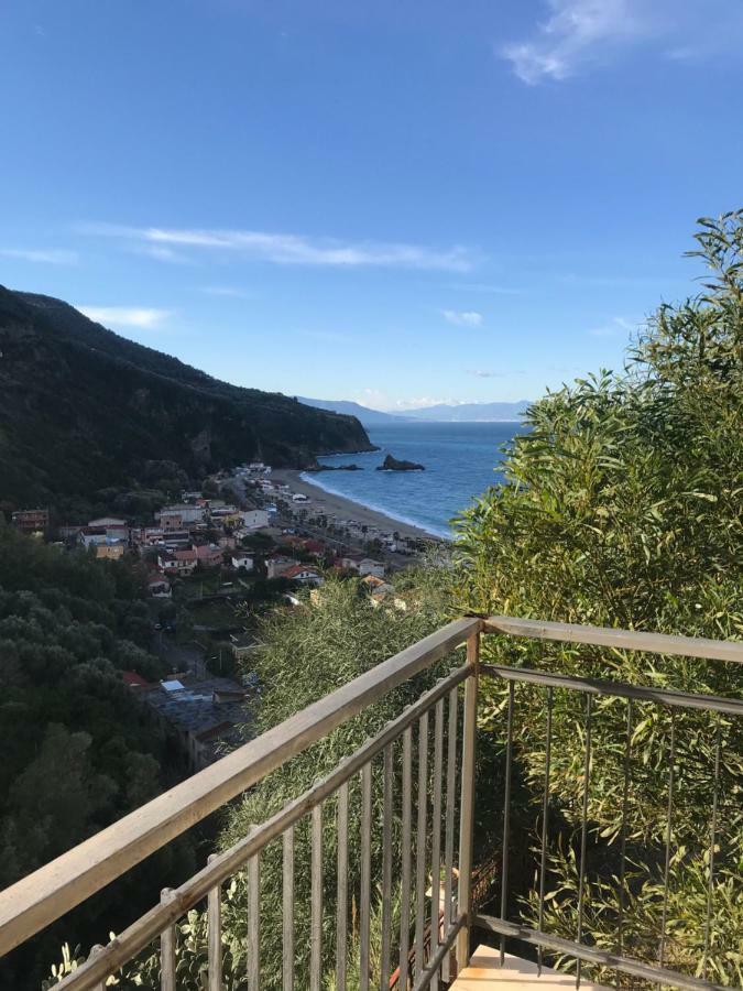 La Terrazza Sul Mare Lägenhet Palmi Exteriör bild