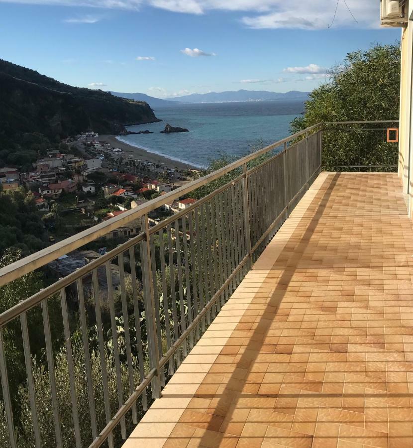 La Terrazza Sul Mare Lägenhet Palmi Exteriör bild